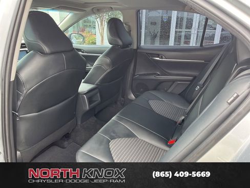 Used 2020 Toyota Camry SE FWD image 17