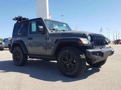 Used 2022 Jeep Wrangler Sport AWD/4WD image 3