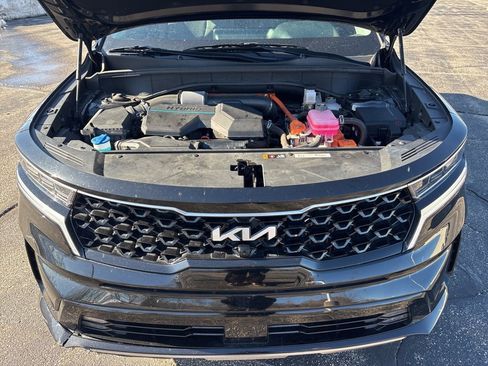 Used 2023 Kia Sorento SX Prestige image 9