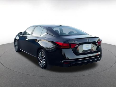 Used 2025 Nissan Altima 2.5 SV image 11