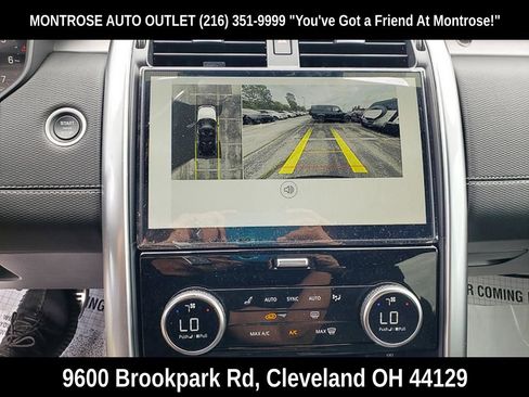 New 2025 Land Rover Discovery Dynamic SE image 8