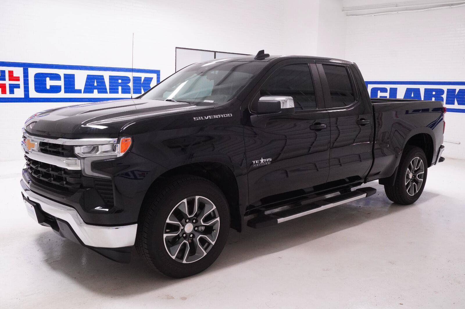 Used 2025 Chevrolet Silverado 1500 LT w/ Texas Edition Plus RWD image 29