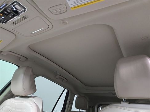 Certified 2023 Lincoln Aviator Reserve w/ Equipment Group 201A image 10