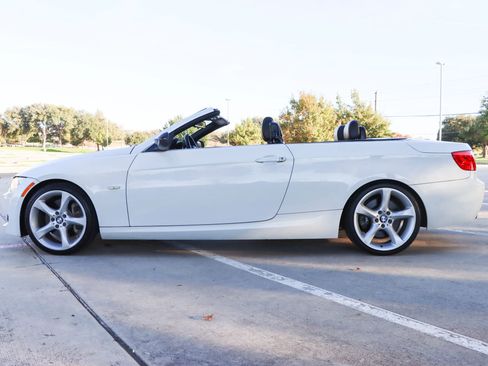 Used 2012 BMW 335i Convertible image 4