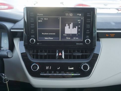 Used 2022 Toyota Corolla LE image 8