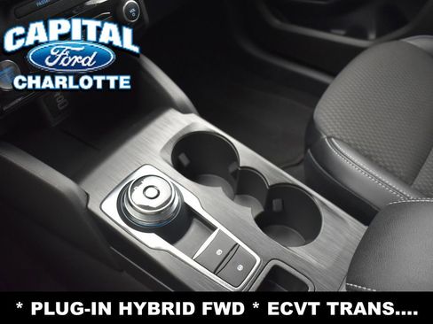 Used 2024 Ford Escape SE image 19