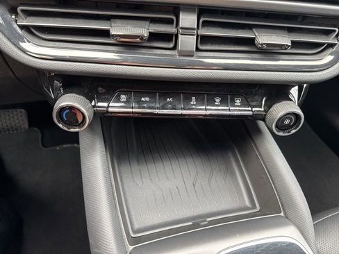 Used 2024 Chevrolet Equinox EV RS image 26