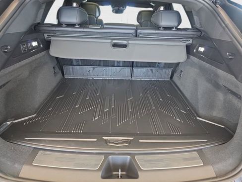 New 2026 Cadillac Lyriq Signature Luxury w/ LPO, Floor Liner Package image 12