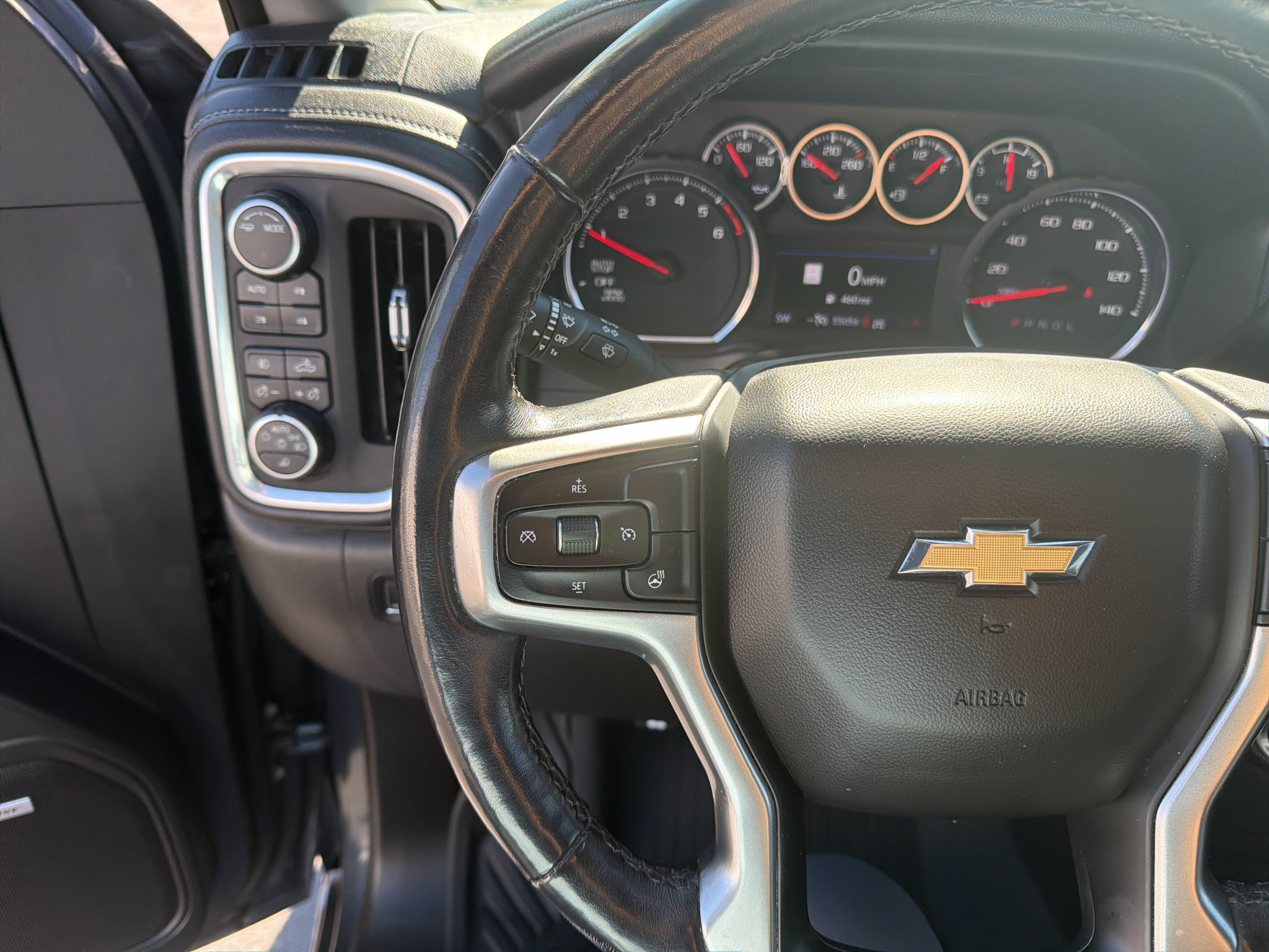 Used 2021 Chevrolet Silverado 1500 LTZ AWD/4WD image 17