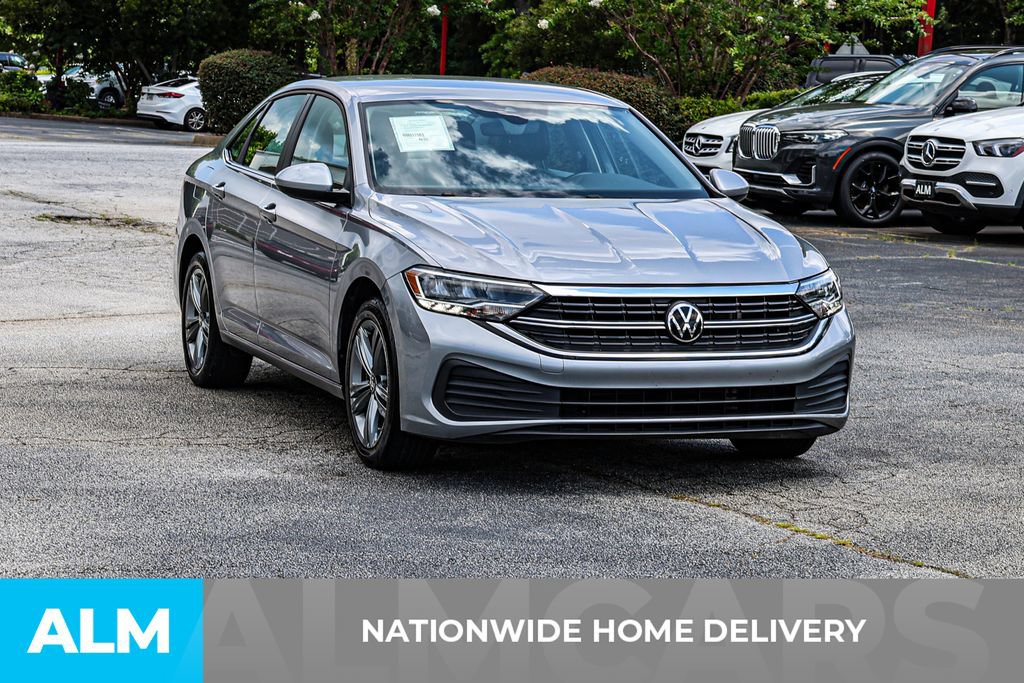 Used 2024 Volkswagen Jetta SE FWD image 4