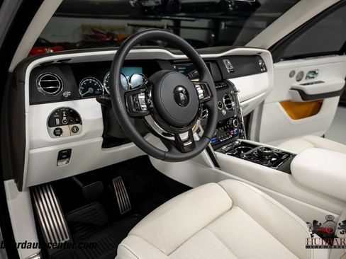 Used 2023 Rolls-Royce Cullinan AWD/4WD image 17