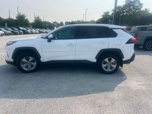 Used 2023 Toyota RAV4 XLE AWD/4WD image 4