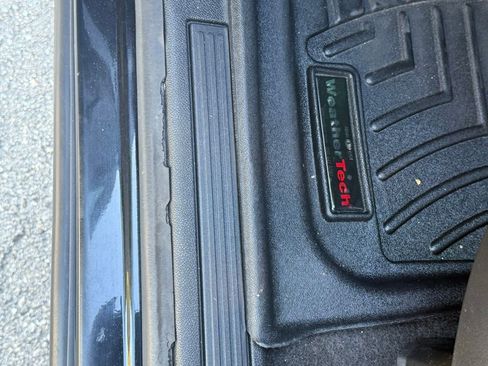 Used 2017 Chevrolet Traverse LT w/ Style and Technology Package image 30