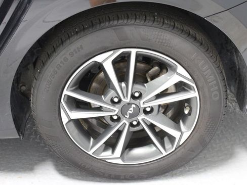 Used 2024 Kia Forte LXS FWD image 18