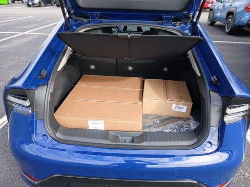 New 2026 Toyota Prius Plug-In Hybrid FWD image 8