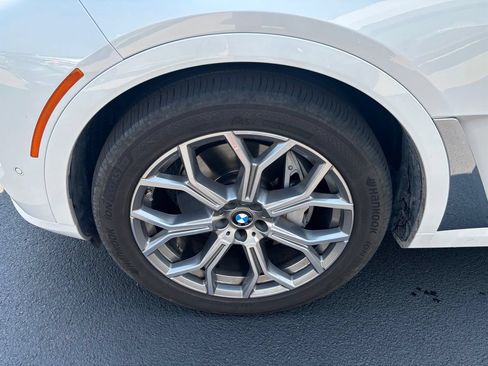 Used 2024 BMW X7 xDrive40i AWD/4WD image 9