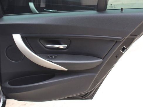 Used 2014 BMW 320i Sedan image 25