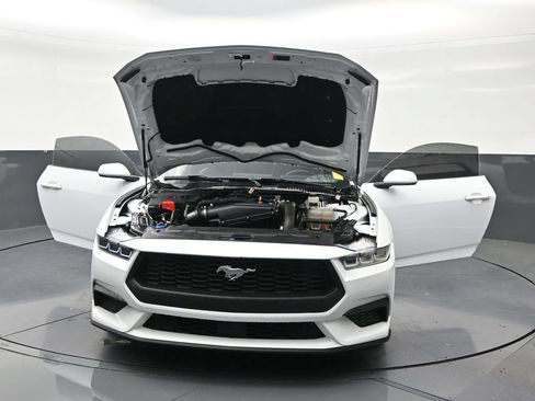 Used 2024 Ford Mustang Coupe RWD image 33