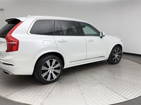 Used 2021 Volvo XC90 T8 Inscription w/ Lounge Package image 2