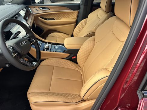 New 2026 Jeep Grand Cherokee L Summit w/ Obsidian Package image 19