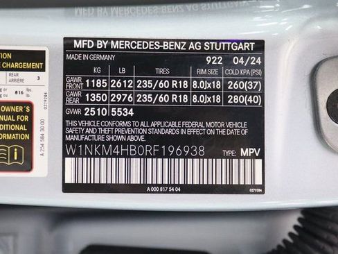 Used 2024 Mercedes-Benz GLC 300 4MATIC w/ Driver Assistance Package image 34