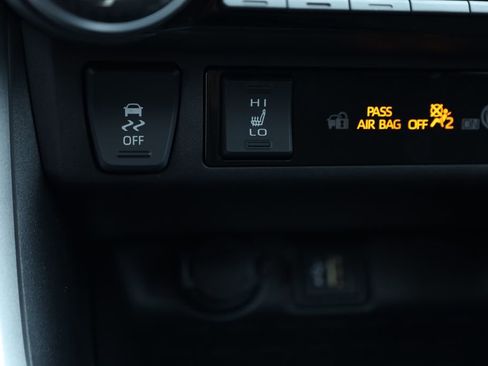 Used 2025 Toyota RAV4 XLE image 9