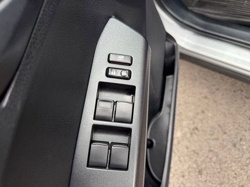 Used 2018 Toyota RAV4 LE image 14