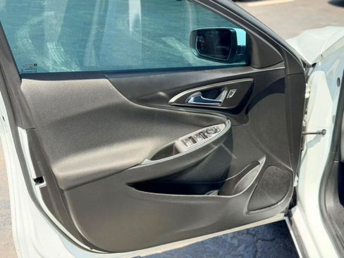 Used 2020 Chevrolet Malibu LT FWD image 23