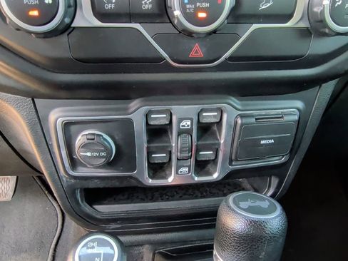 Used 2020 Jeep Wrangler Unlimited Sport S image 26