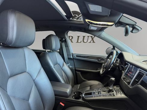 Used 2018 Porsche Macan AWD/4WD image 15