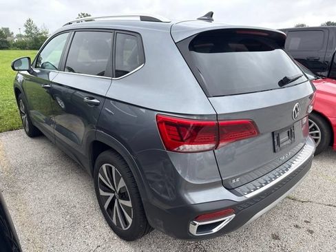 Used 2022 Volkswagen Taos SE AWD/4WD image 3