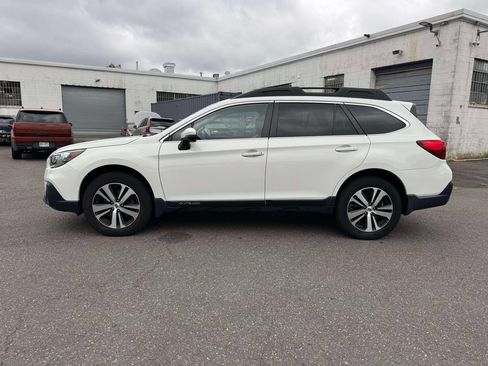 Used 2019 Subaru Outback 2.5i Limited AWD/4WD image 4