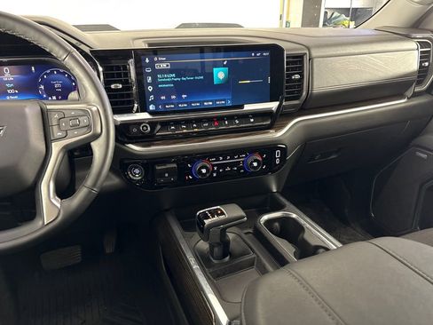 Used 2025 Chevrolet Silverado 1500 LT Trail Boss w/ Convenience Package II AWD/4WD image 27