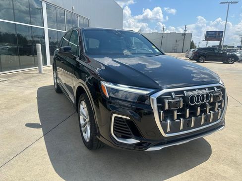 Certified 2025 Audi Q7 3.0T Premium w/ Convenience Package image 3