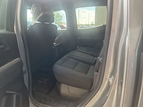Used 2024 Chevrolet Colorado LT w/ LT Convenience Package II RWD image 8