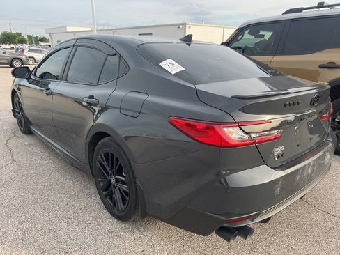 Used 2025 Toyota Camry SE w/ Convenience Package FWD image 6