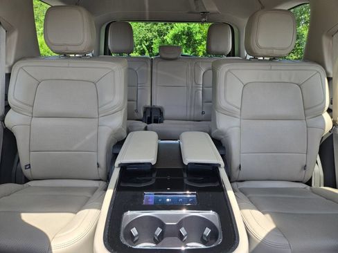 Used 2024 Lincoln Navigator Reserve AWD/4WD image 11