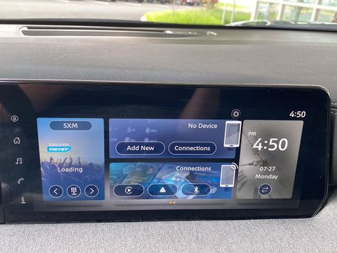 Certified 2025 Nissan Kicks SV AWD/4WD image 29