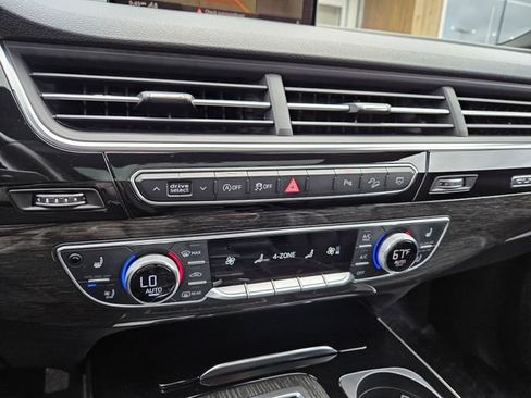 Used 2018 Audi Q7 3.0T Prestige w/ Prestige Package AWD/4WD image 26