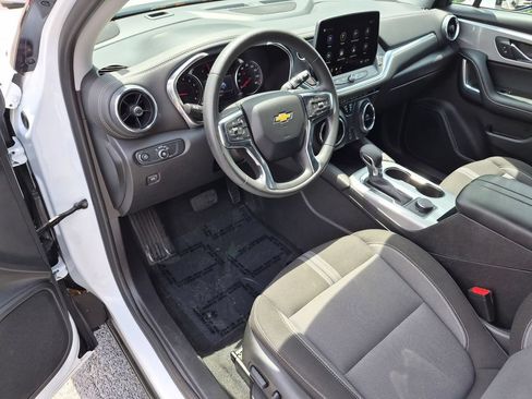 Used 2025 Chevrolet Blazer LT FWD image 11