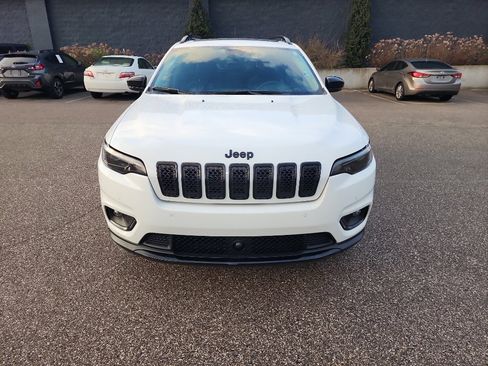 Used 2023 Jeep Cherokee Altitude Lux w/ Lux Elite Package image 2