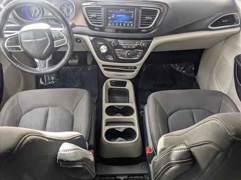 Used 2020 Chrysler Voyager LX w/ Cold Weather Group image 18