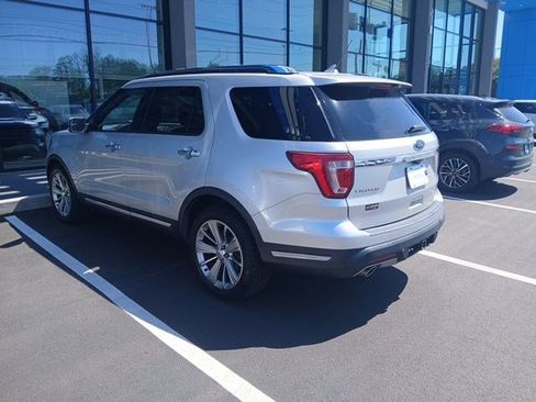Used 2018 Ford Explorer Limited FWD image 6