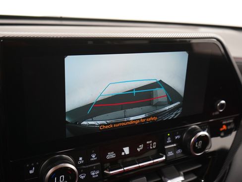 Used 2025 Toyota Highlander XSE AWD/4WD image 25