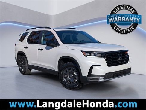 New 2025 Honda Pilot TrailSport image 1