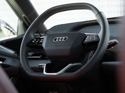 Certified 2025 Audi S6 e-tron Prestige w/ 21" Black Optic Package image 10