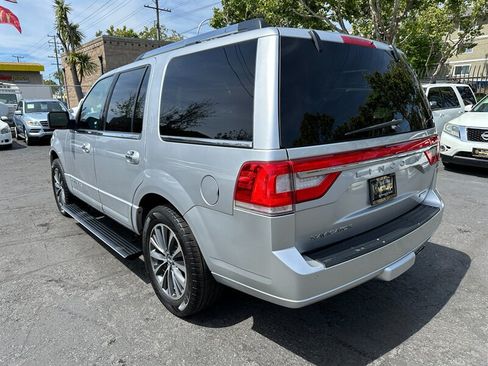 Used 2015 Lincoln Navigator 4WD image 7