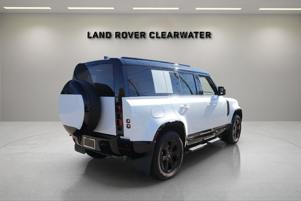 Used 2025 Land Rover Defender 110 X-Dynamic SE AWD/4WD image 5