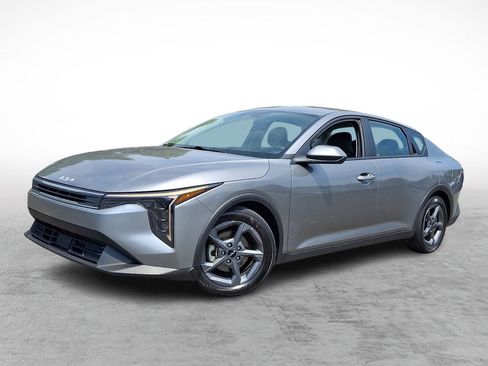 Used 2025 Kia K4 FWD image 1
