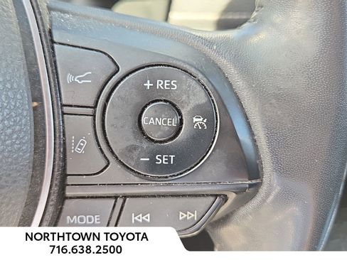 Used 2019 Toyota RAV4 XLE Premium image 24